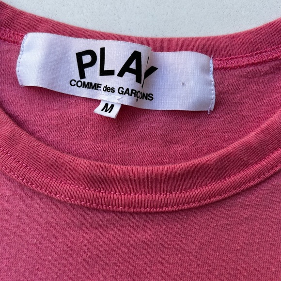 Unisex comme des garçons PLAY pink heart shirt - Picture 2 of 4